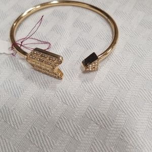 Gold arrow bracelet